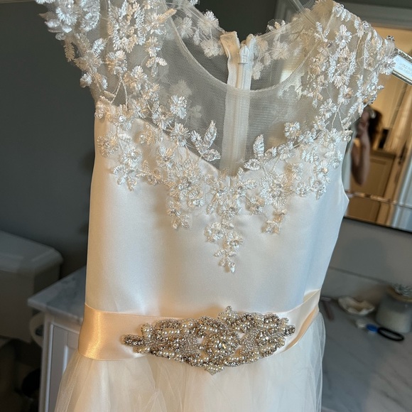 Gorgeous flower girl dress white/ivory/champagne , size 7/8. - Picture 3 of 6